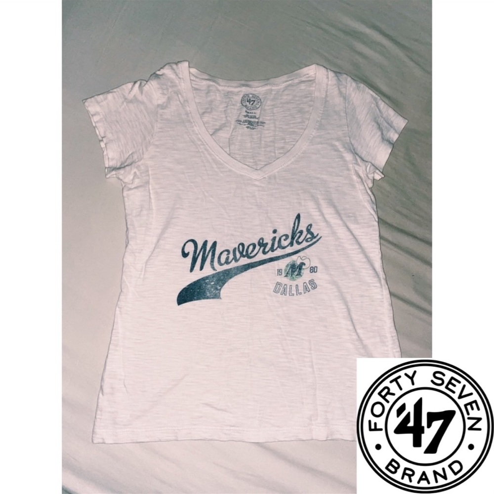 Dallas Mavericks V-Neck Tee